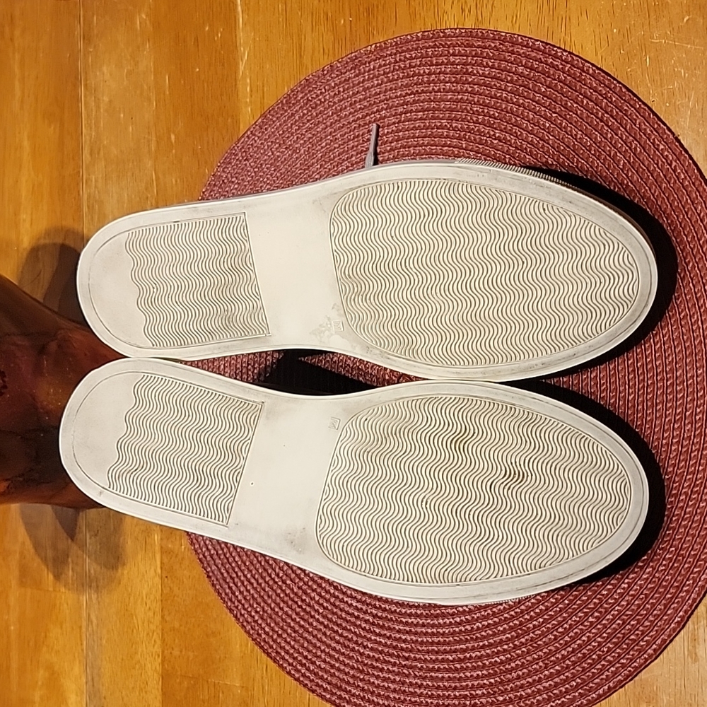 Common Projects sneaker. Size 10 - Picture 9 of 11